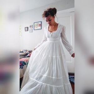 Jessica McClinktock Gunne Saxe prairie dress.